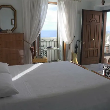 Casa Hermosa Bed & Breakfast