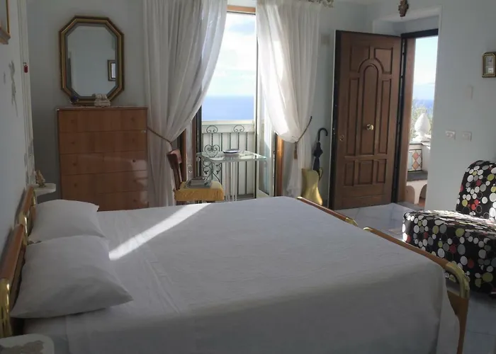 Casa Hermosa Bed & Breakfast