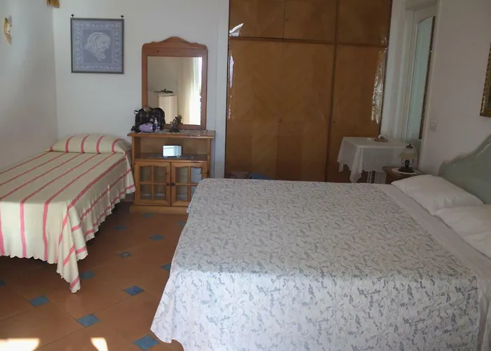 Casa Hermosa Bed & Breakfast 2*